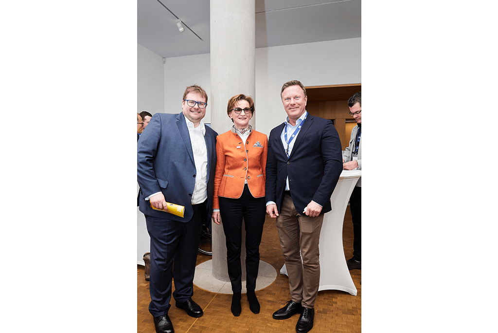 Von links: Dr. Dennis Ballwieser, Barbara Scheitz, Dr. Markus Leyck Dieken, Geschäftsführer gematik