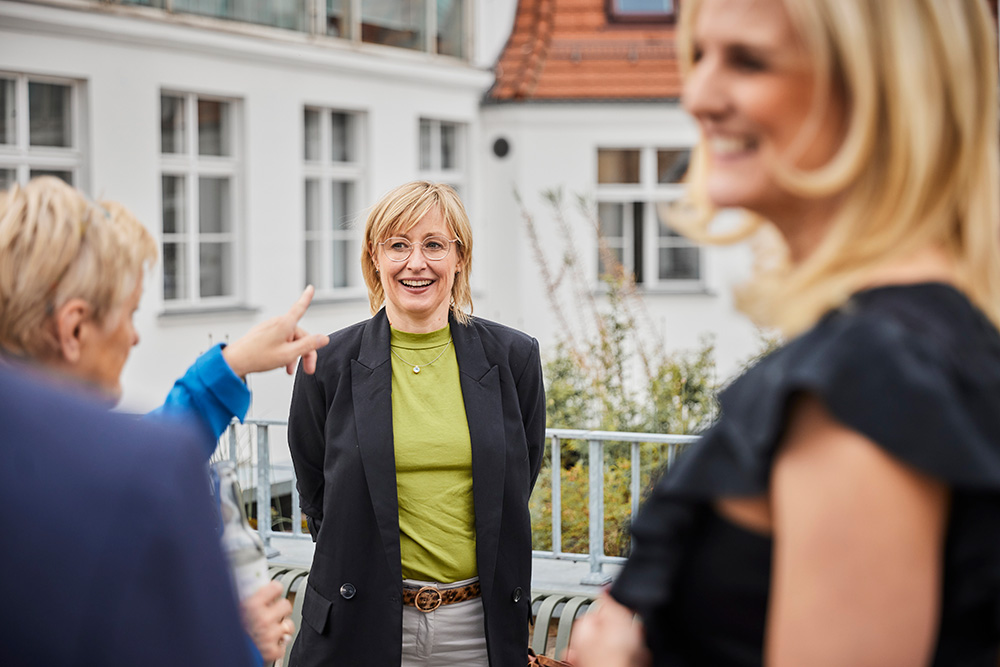 von links: Renate Künast, Katja Töpfer und Henrike Luszick