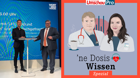 Alexander Müller, Chefredakteur Pharmazeutische Zeitung, und Dr. Dennis Ballwieser, Chefredakteur Apotheken Umschau, bei der Live-Aufnahme des Podcasts auf der expopharm 2024.